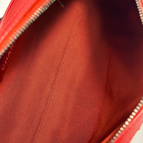 Beautiful NEW Chanel 20S Calfskin Chain Signature Bowling Bag Red - Picture 11 of 15